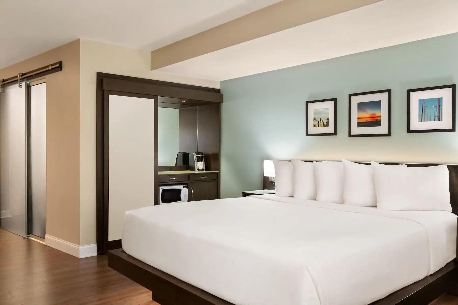 Wyndham Newport Hotel Middletown Exterior foto