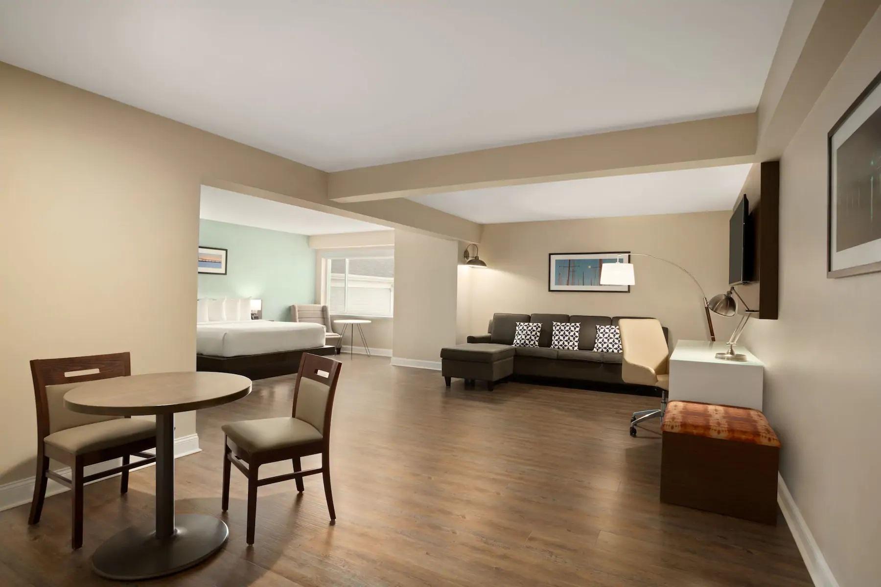 Wyndham Newport Hotel Middletown Exterior foto